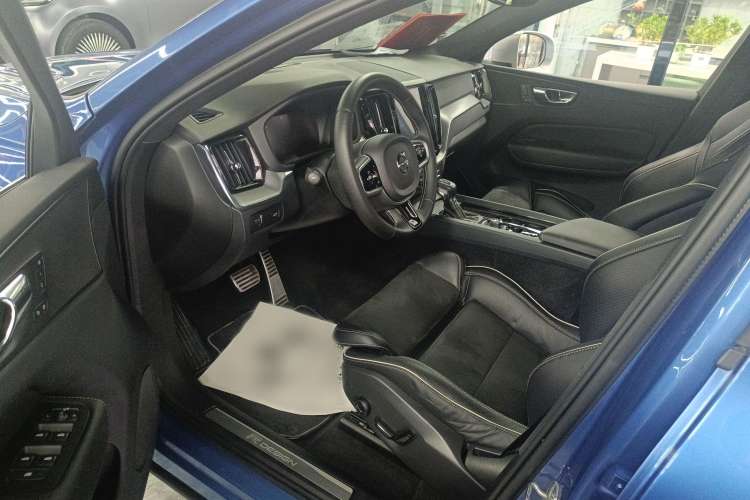 Used Volvo XC60 2019 T5 4x4 Zhiyuan Sport Edition China V Standard
