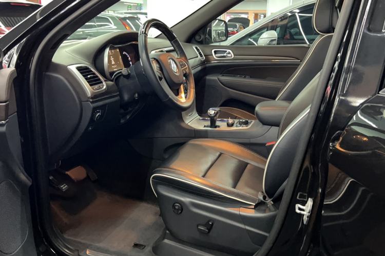 Used  Grand Cherokee 2015 3.6L Luxury Navigation Edition