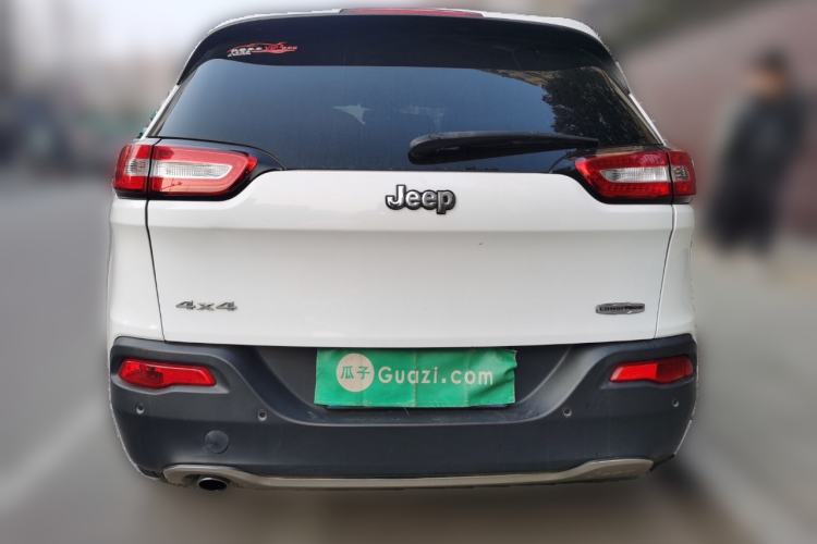 Used  Cherokee 2014 2.4L Luxury Edition
