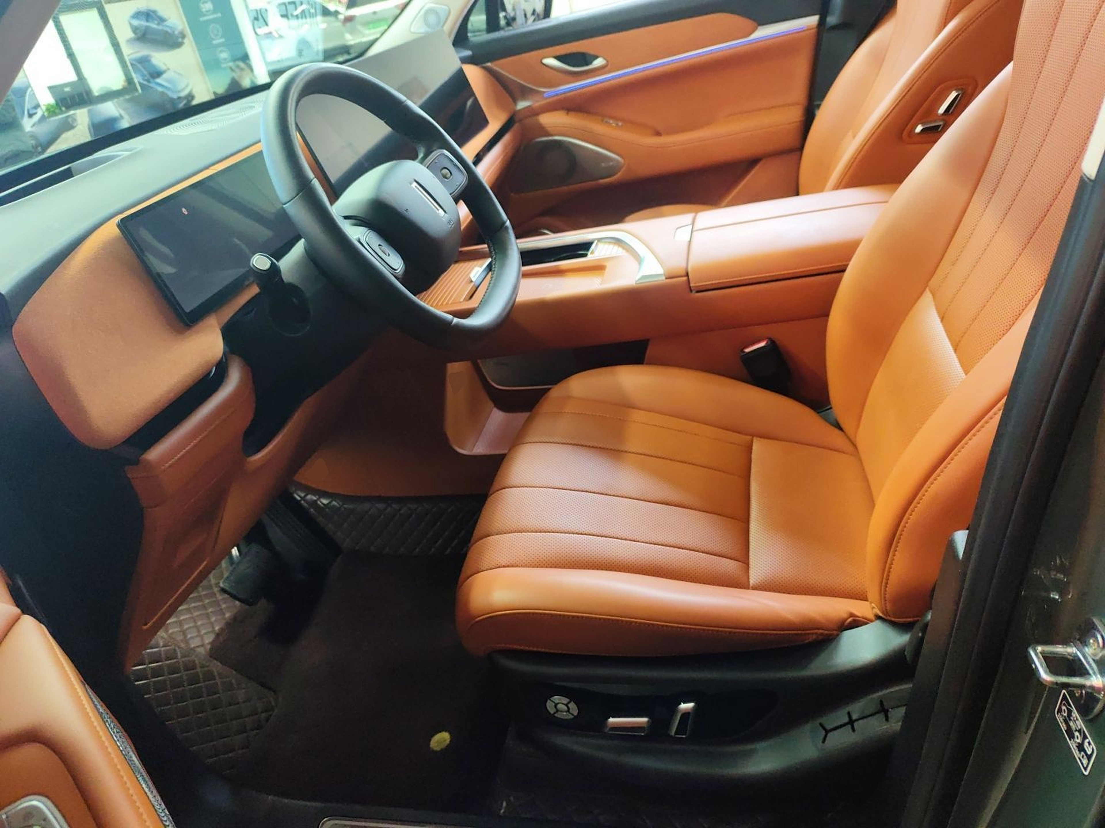 Переднее сиденье в автомобиле