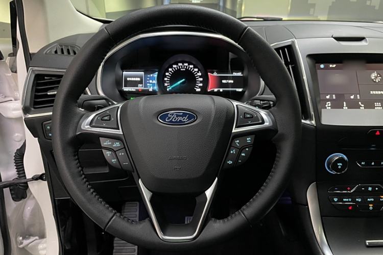 Used Ford Edge 2018 EcoBoost 245 Two-Wheel-Drive Titanium 7-Seater China VI Standard