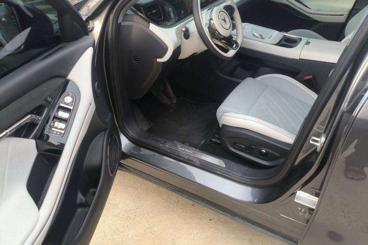 Used VOYAH FREE 2025 318 259 km All-Wheel-Drive Exploration Edition
