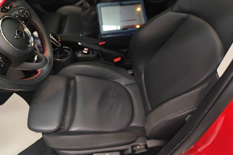 Used  MINI 2019 2.0T COOPER S Classic Edition Five-Door Model
