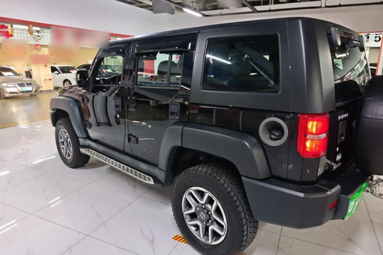 Used  BJ40 2016 40L 2.3T Automatic All-Wheel Drive Premium Edition
