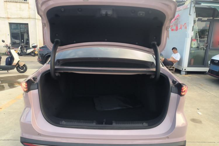 Used  L6 2024 125km Creative Edition
