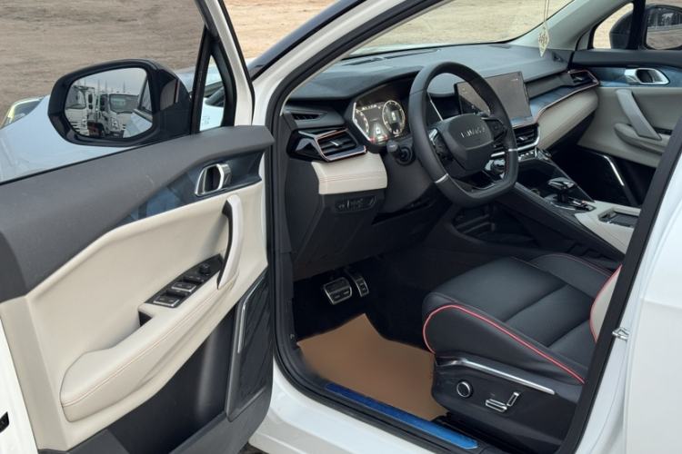 Used Lynk & Co 06 2021 1.5T Shero Pink Special Edition