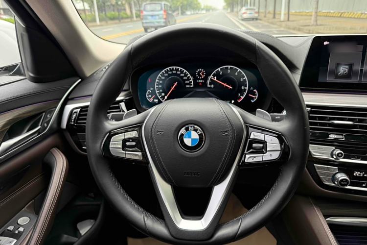 Used BMW 5 Series 2019 Updated 530Li xDrive Luxury Package
