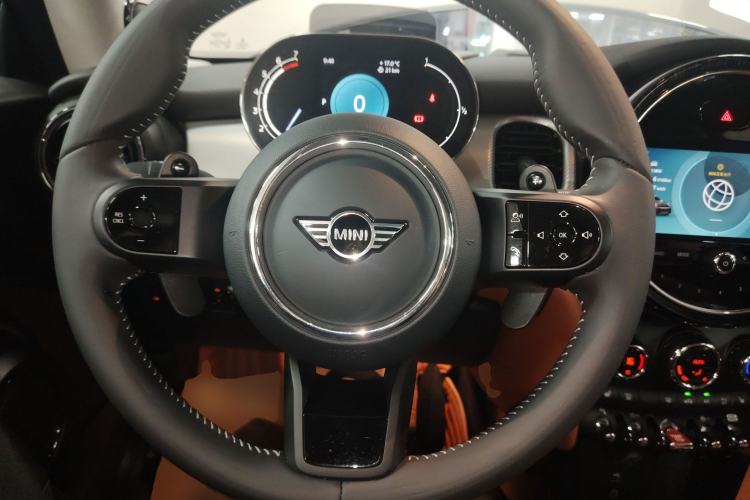Used  MINI 2023 2.0T COOPER S Artist
