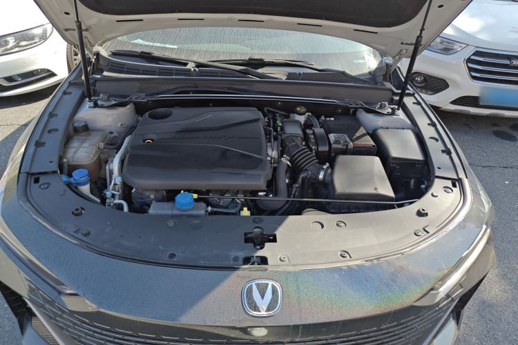 Used Changan UNI-V 2022 1.5T Smart Navigation Version
