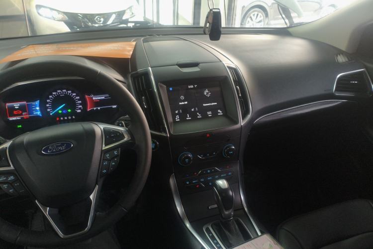 Used Ford Edge 2016 EcoBoost 245 Two-Wheel-Drive Titanium 7-Seater
