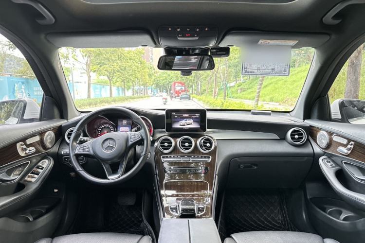 Used Mercedes-Benz GLC 2019 Facelift GLC 260 L 4MATIC Luxury Model
