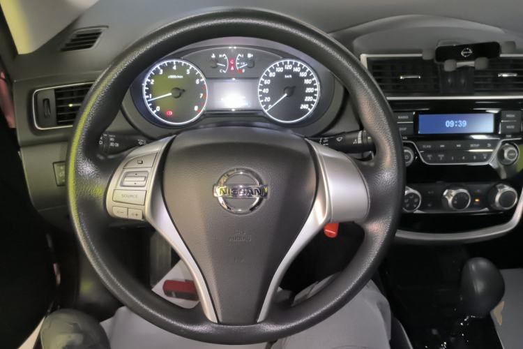 Used Nissan Tiida 2016 1.6L CVT Cool Dynamic Edition