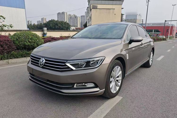 Used Volkswagen Magotan 2017 330TSI DSG Leading Model
