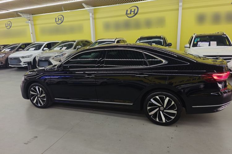 Used Volkswagen Passat 2022 330TSI Starry Luxury Edition