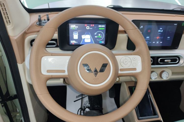 Used Wuling Hongguang MINIEV 2024 3rd Generation 215km Advanced Version
