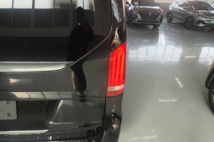 Used Mercedes-Benz V-Class 2022 V 260 L Long-wheelbase Luxury Edition