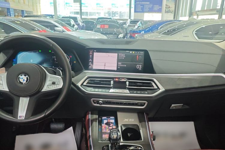 Used BMW X5 2022 Restyled xDrive 30Li Luxury Version M Sport Package