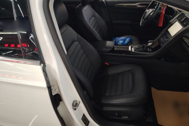 Used Ford Mondeo 2013 2.0L GTDi 200 Luxury Model