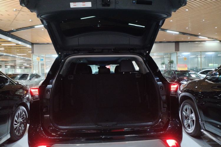 Used Toyota Highlander 2022 Dual-Engine 2.5L Four-Wheel Drive Prestige Version 7 Seats
