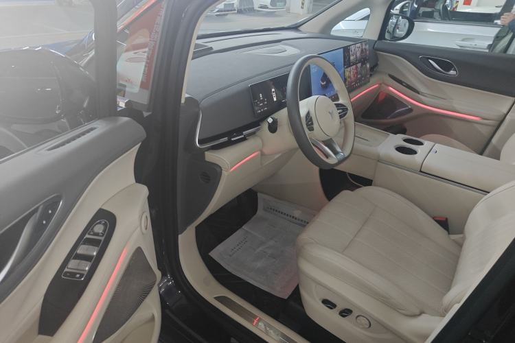 Used VOYAH Dream 2025 PHEV Four-Wheel-Drive Flagship Kunpeng Edition
