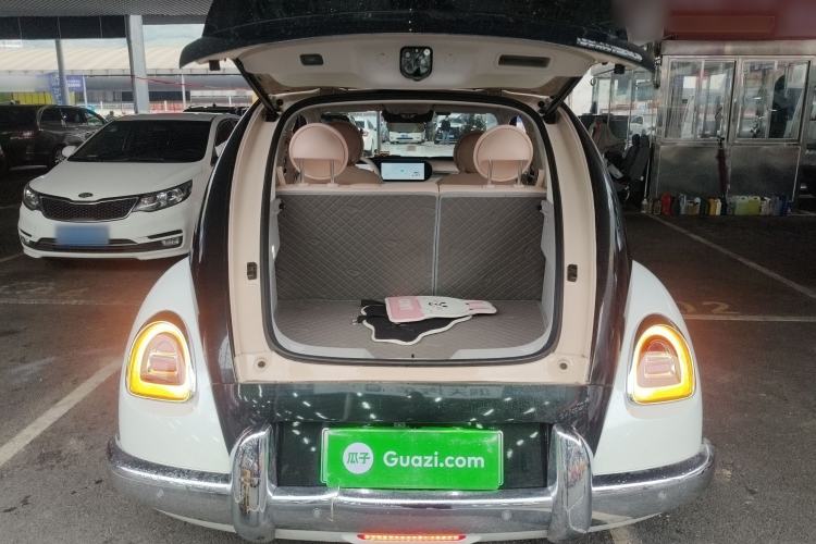 Used ORA Ballet Cat 2022 401 km Nutcracker Edition
