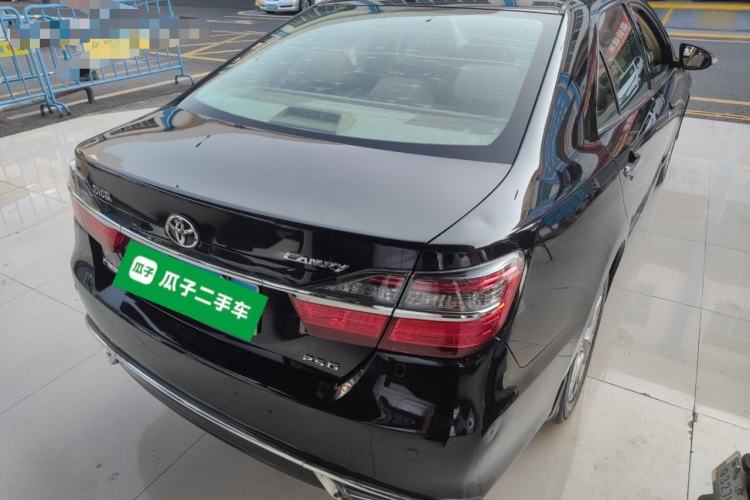 Used Toyota Camry 2016 2.5G 10th Anniversary Deluxe Navigation Edition
