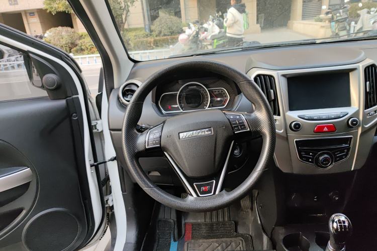 Used Haval H1 2016 Red Label 1.5L Manual Luxury Model
