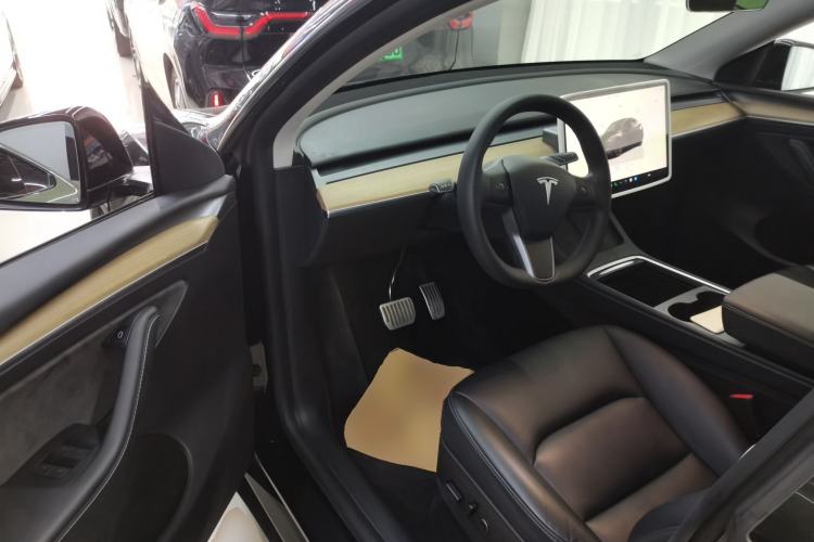 Used Tesla Model Y 2022 Rear-Wheel-Drive Version