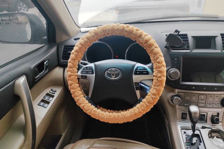 Used Toyota Highlander 2012 2.7L Two-Wheel Drive 7-Seater Luxury Edition
