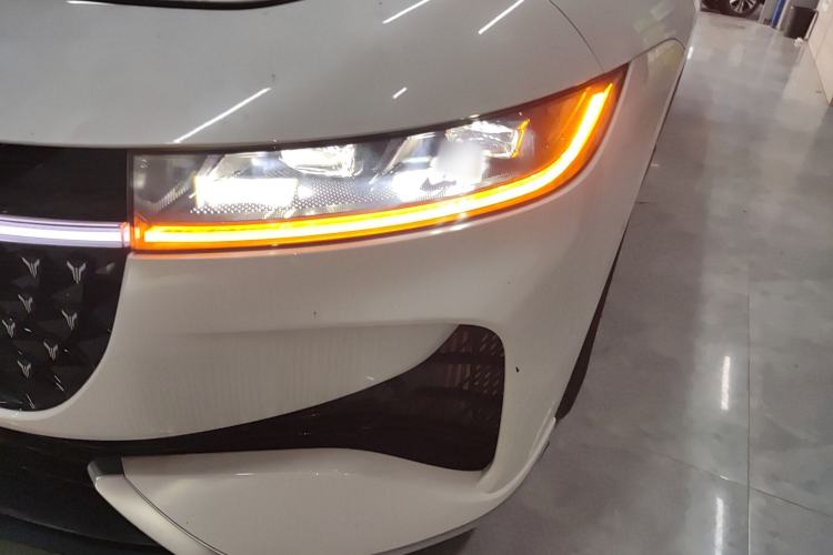 Used VOYAH PASSION 2024 PHEV Four-Wheel Drive Ultra-Long Range Flagship Model
