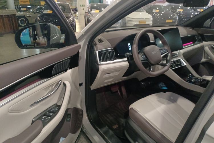 Used BYD Song PLUS New Energy 2025 EV 520km Luxury Version
