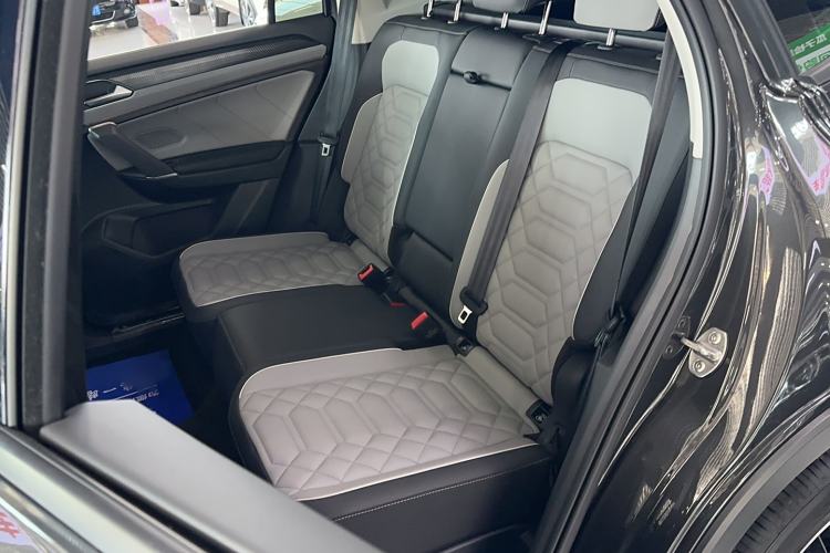 Used Volkswagen Tayron 2024 300TSI Two-Wheel-Drive Luxury Plus Advanced Version
