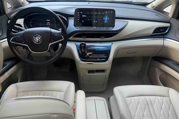 Used Buick GL8 2023 Facelifted Land Cruiser Executive Luxury Version
