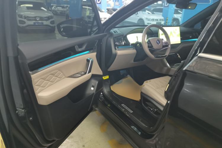 Used BYD Tang New Energy 2024 DM-i Glory Edition 112KM Prestige Model
