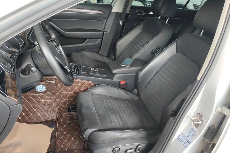 Used Volkswagen Magotan 2017 330TSI DSG Luxury Model
