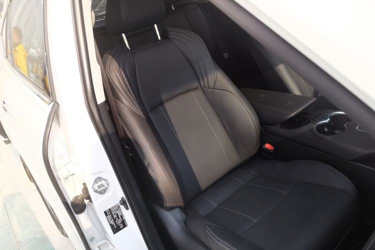 Used Toyota Harrier 2022 2.0L CVT Two-Wheel Drive Deluxe Edition
