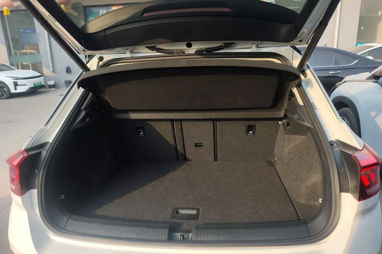 Used Volkswagen T-ROC 2018 280TSI DSG Two-Wheel Drive Comfort Version China VI Standard
