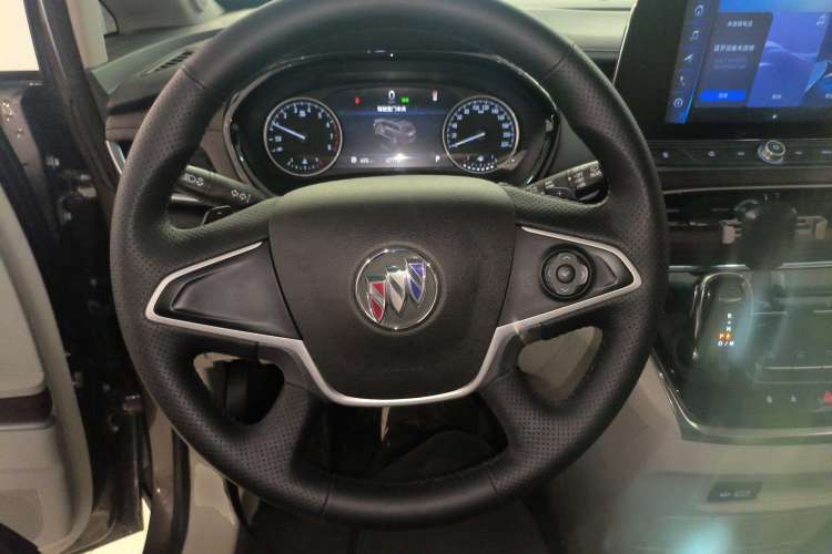 Used Buick GL8 2023 Land Executive Class Comfort Model
