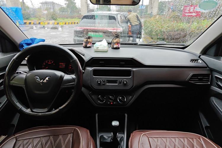 Used Wuling Hongguang 2019 1.5L S Basic Version China VI Standard LAR

