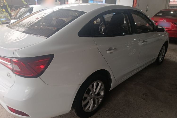 Used Roewe i5 2019 1.5L Automatic 4G Connected Langyue Edition

