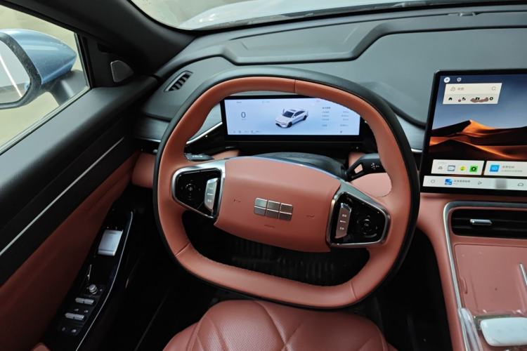 Used  L6 2025 EM-i 140km Starship Edition
