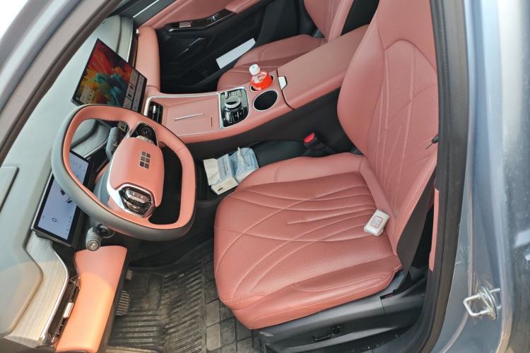 Used  L6 2025 EM-i 140km Starship Edition
