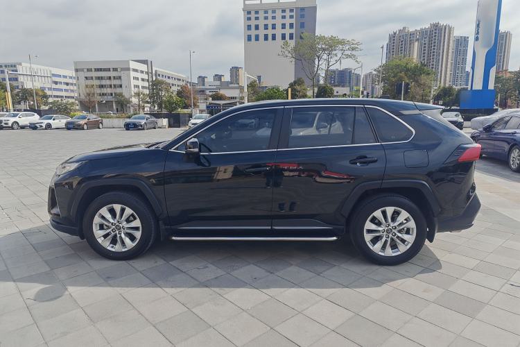 Used Toyota Wildlander 2022 Updated Version 2.0L CVT Two-Wheel Drive Leading Edition
