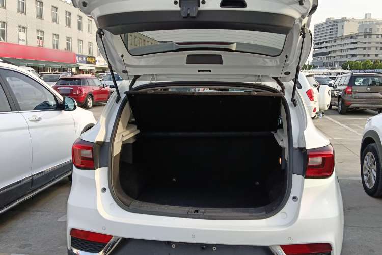 Used MG ZS 2018 1.5L Automatic Luxury Edition China V Standard
