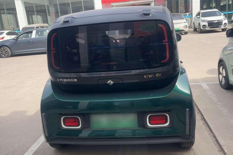 Used Baojun KiWi EV 2021 Customized Stylish Gold Edition Lithium Iron Phosphate
