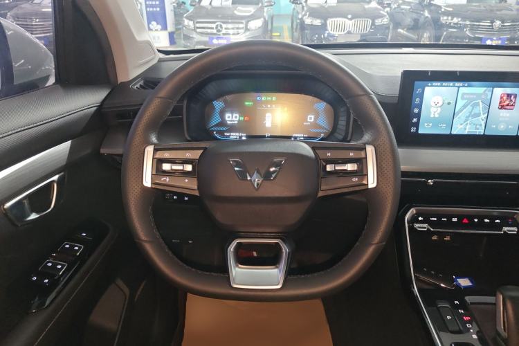 Used Wuling Asta 2022 2.0L DHT Electric-Speed Version
