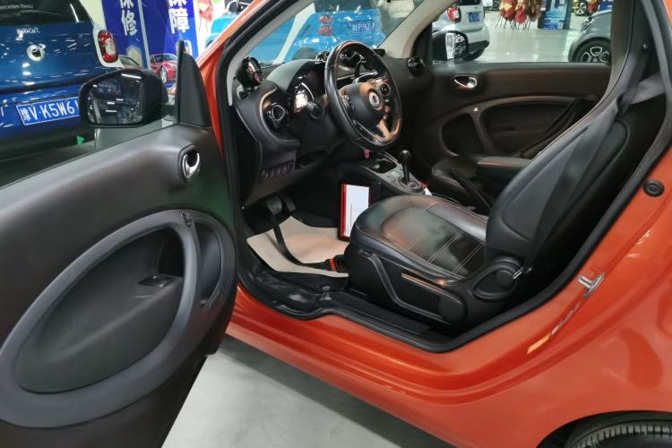 Used smart fortwo 2018 0.9T 66kW Hardtop Pioneer Edition China V Emission Standard
