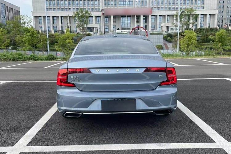 Used Volvo S90 2018 T4 Zhiyuan Edition

