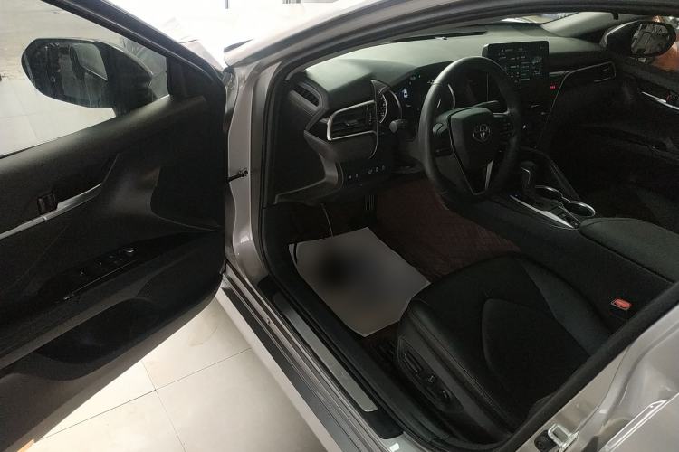 Used Toyota Camry 2021 2.0G Luxury Edition
