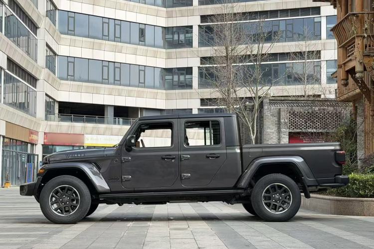 Used  Gladiator 2023 3.6L Overland